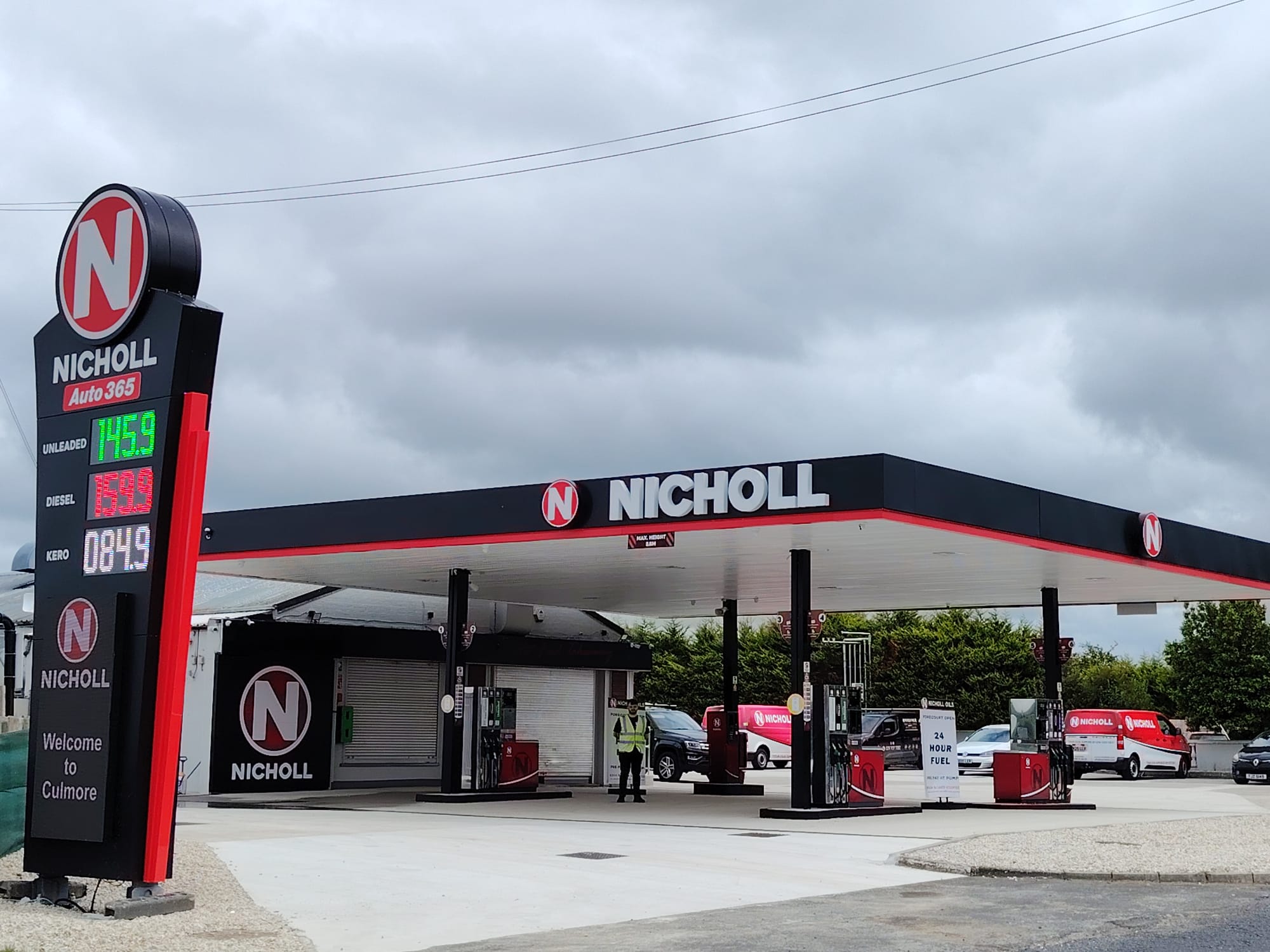 Nicholl Oils Celebrates the Opening of New Auto 365 Forecourt at Culmore